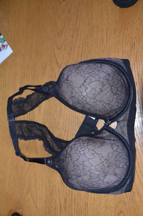 Triumph biustonosz stanik 32DD (70D)