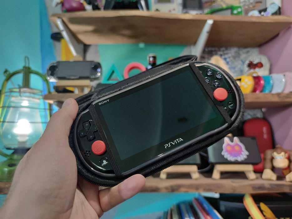 PS VITA 1000-2000 3в1 Захисне скло, накладки стіка, плівка.