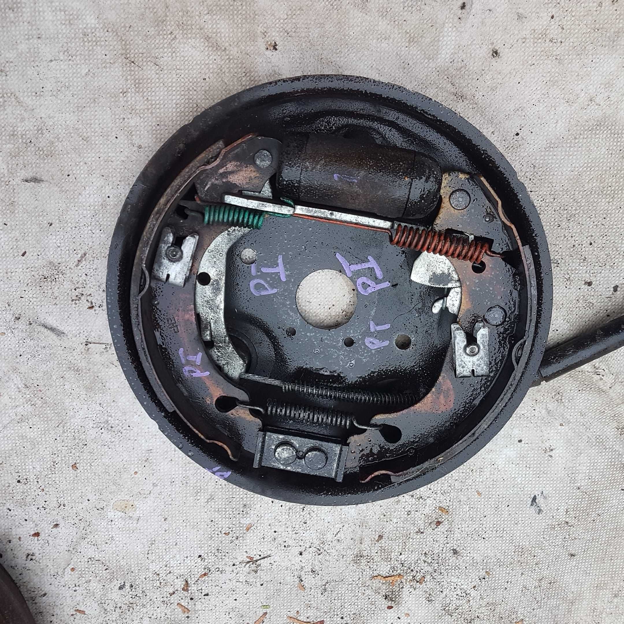 piasta bęben osłona błotna kotwiczna szczęki cylinderek fiat punto I