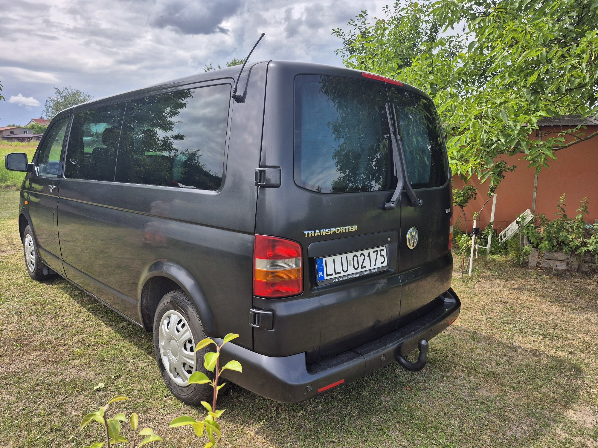 Volkswagen transporter T5 long  9 osobowy