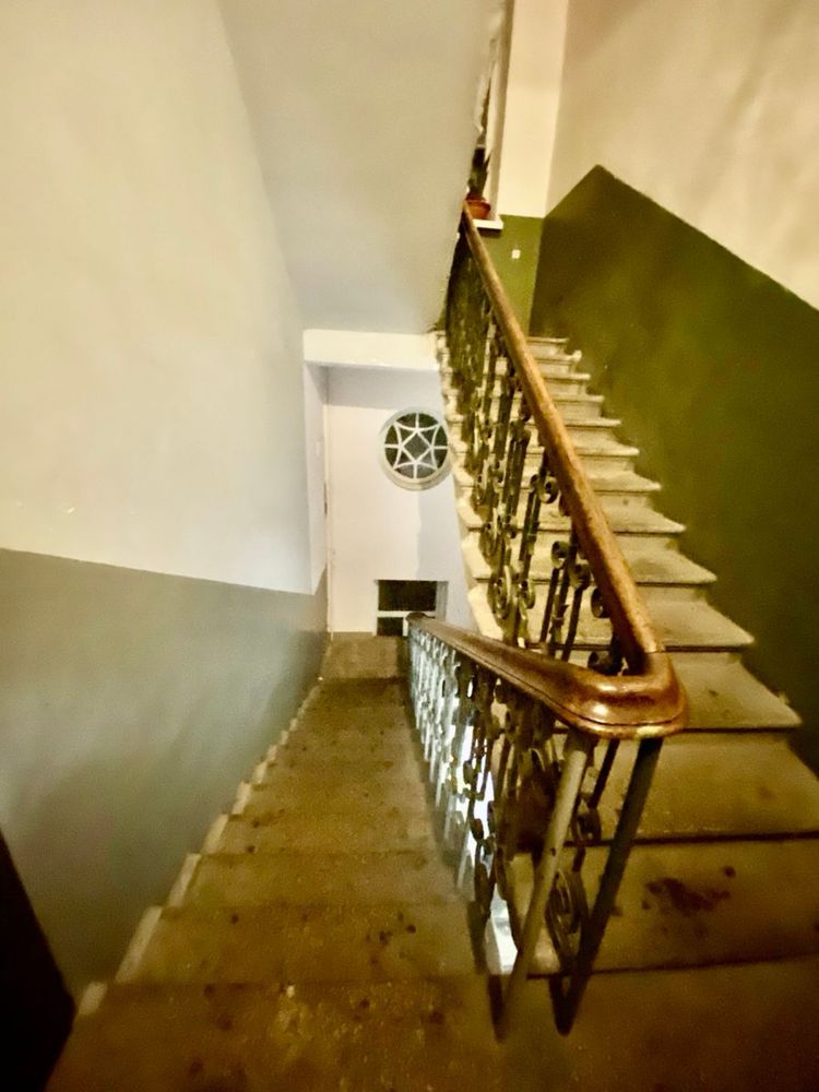 Продам 4к квартиру на вул. Дмитріївська 58А. Галицька площа. Цирк.