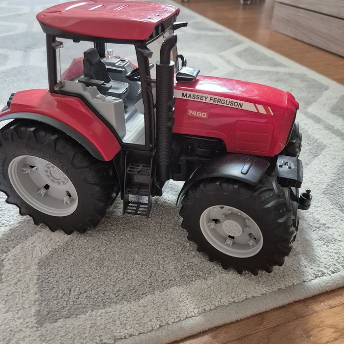 Traktor bruder massy ferguson