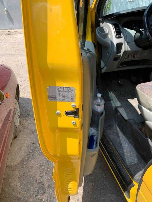 Продам Опель виваро