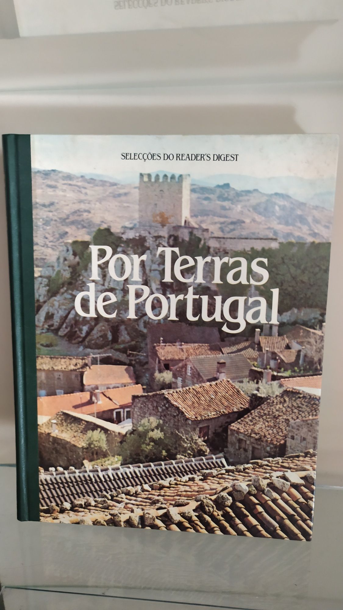 Livro "Por Terras de Portugal"