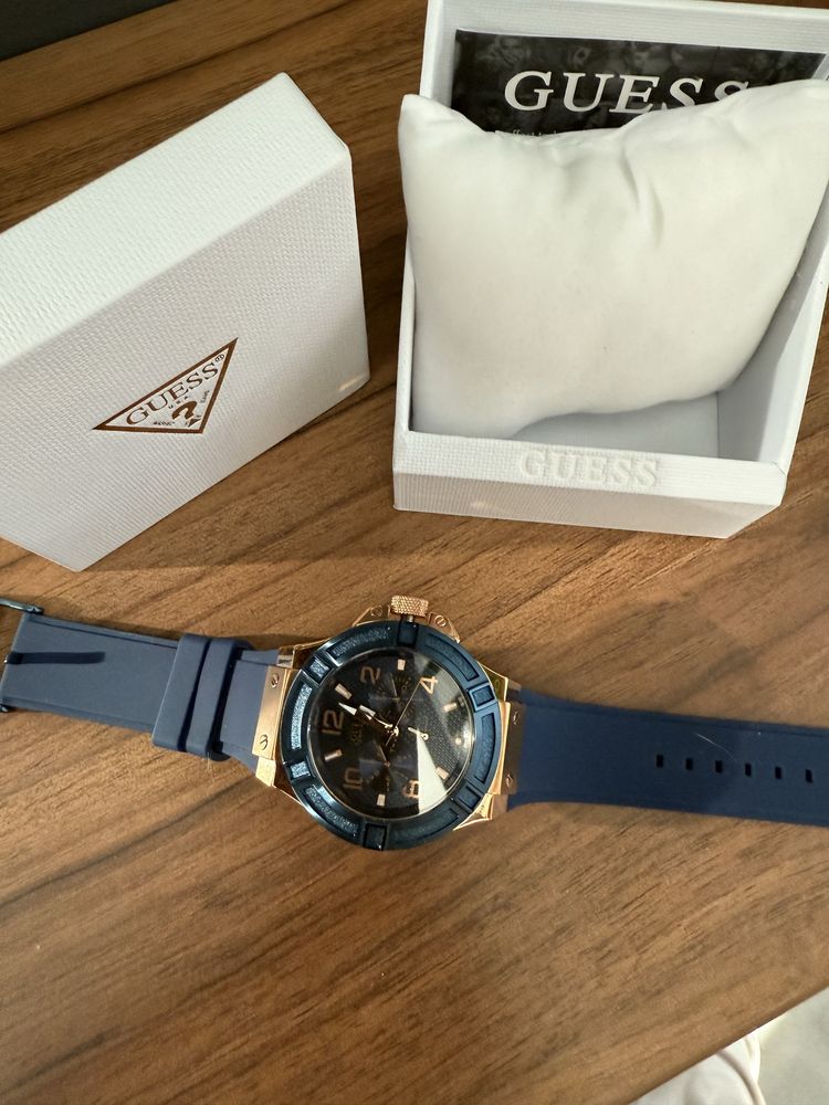 Продам годинник Guess