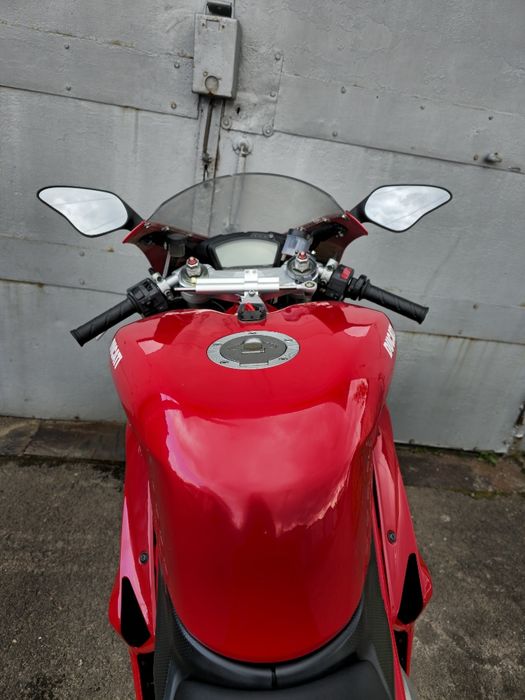 Спортивний мотоцикл. Спортбайк. Ducati 848 evo.