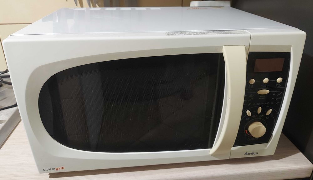 Mikrofalowka amica