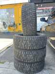 Зимова гума, шини  Goodyear Ultra Grip 600 розмір 215/55/17
