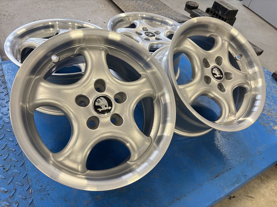 5x100 15 Skoda Fabia Scala VW Polo Golf Seat Ibiza