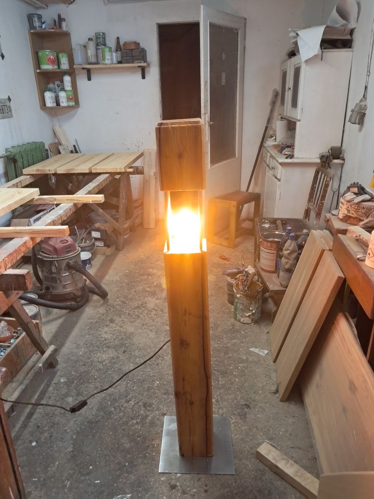 Lampa ogrodowa lub domowa