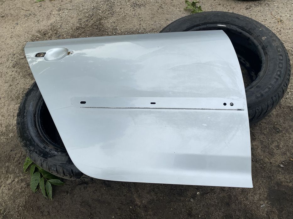 VW Golf 5 V poszycie drzwi prawy tył tylne LA7W 5-drzwi