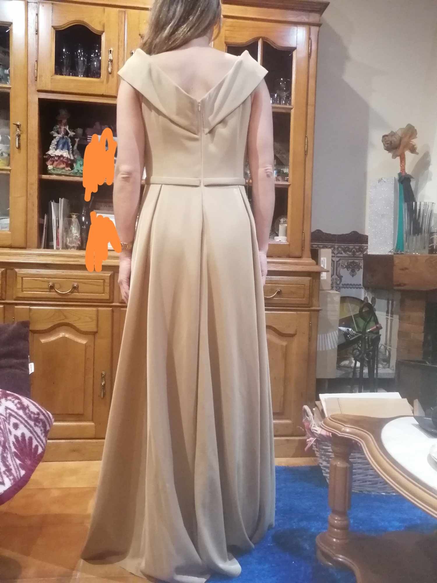 Vestido novo de cerimonia dourado