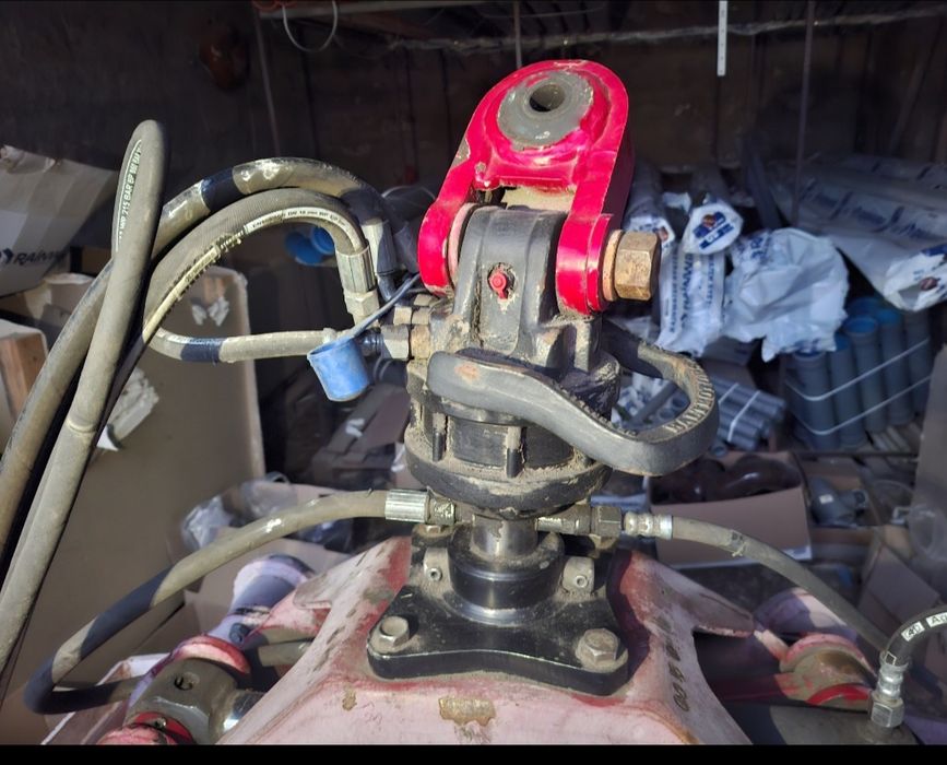 Грейфер SG-132 + ротатор Baltrotors GR30003L ( майже новий )