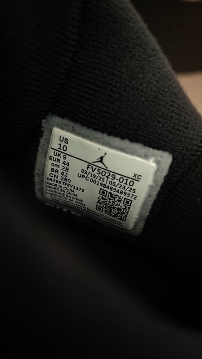 Jordan 4 Black Cat 2025 / rozmiar 44 oraz 44.5