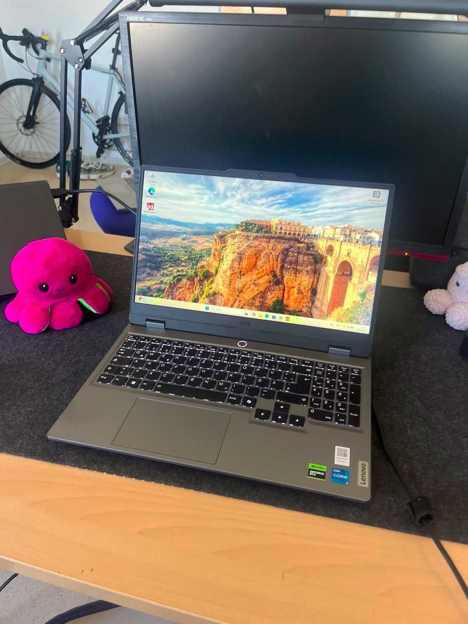 Lenovo LOQ 15IRX9 Core i5-13450HX/RTX 4060/16GB/SSD 1Tb/IPS 144Hz