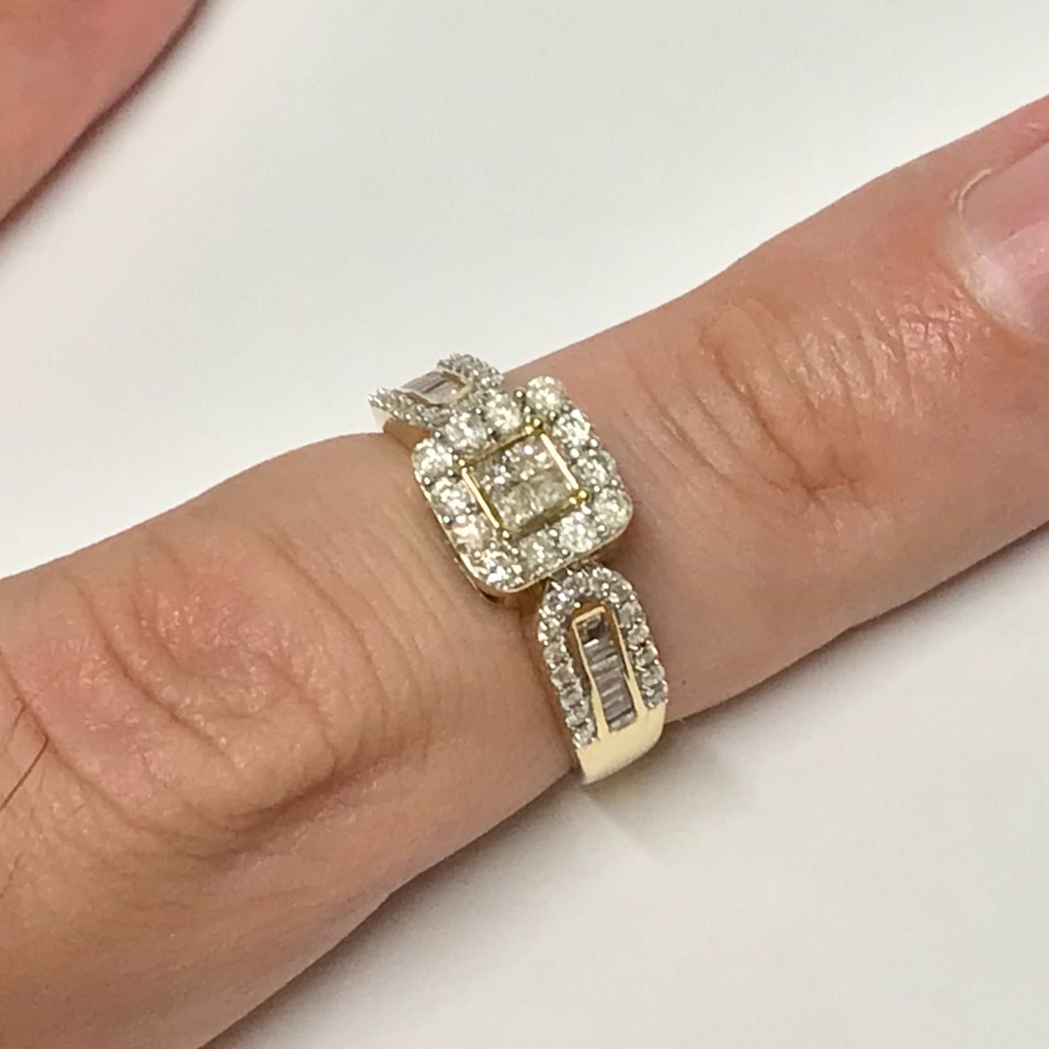 Złoty PIERŚCIONEK 9K cudowne BRYLANTY 0.75ct CUD