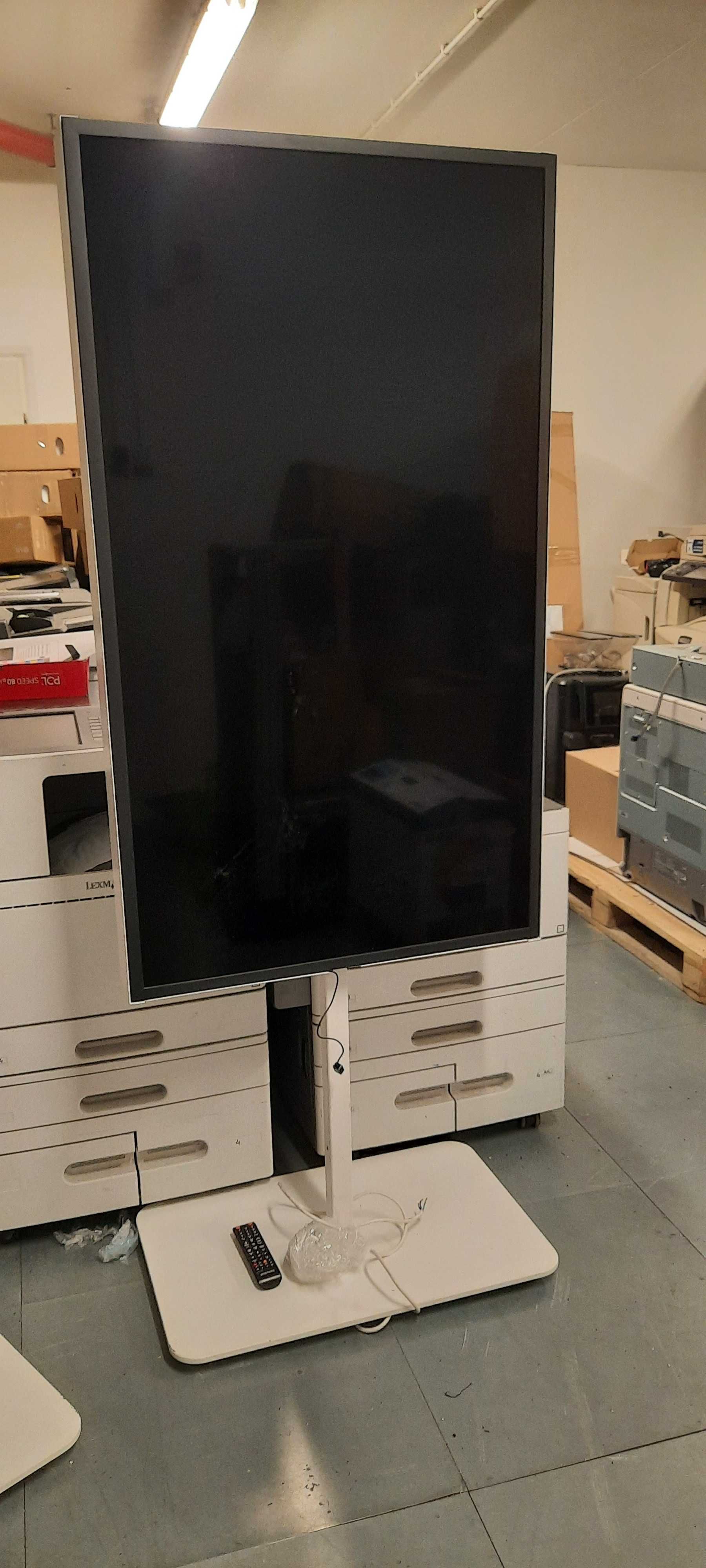 Monitor przemysłowy Samsung OM46N + stelaż