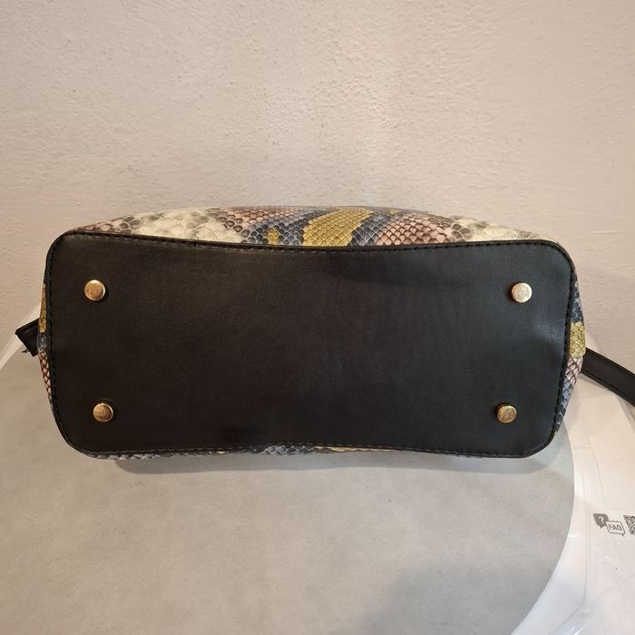 Guess torebka długi pasek