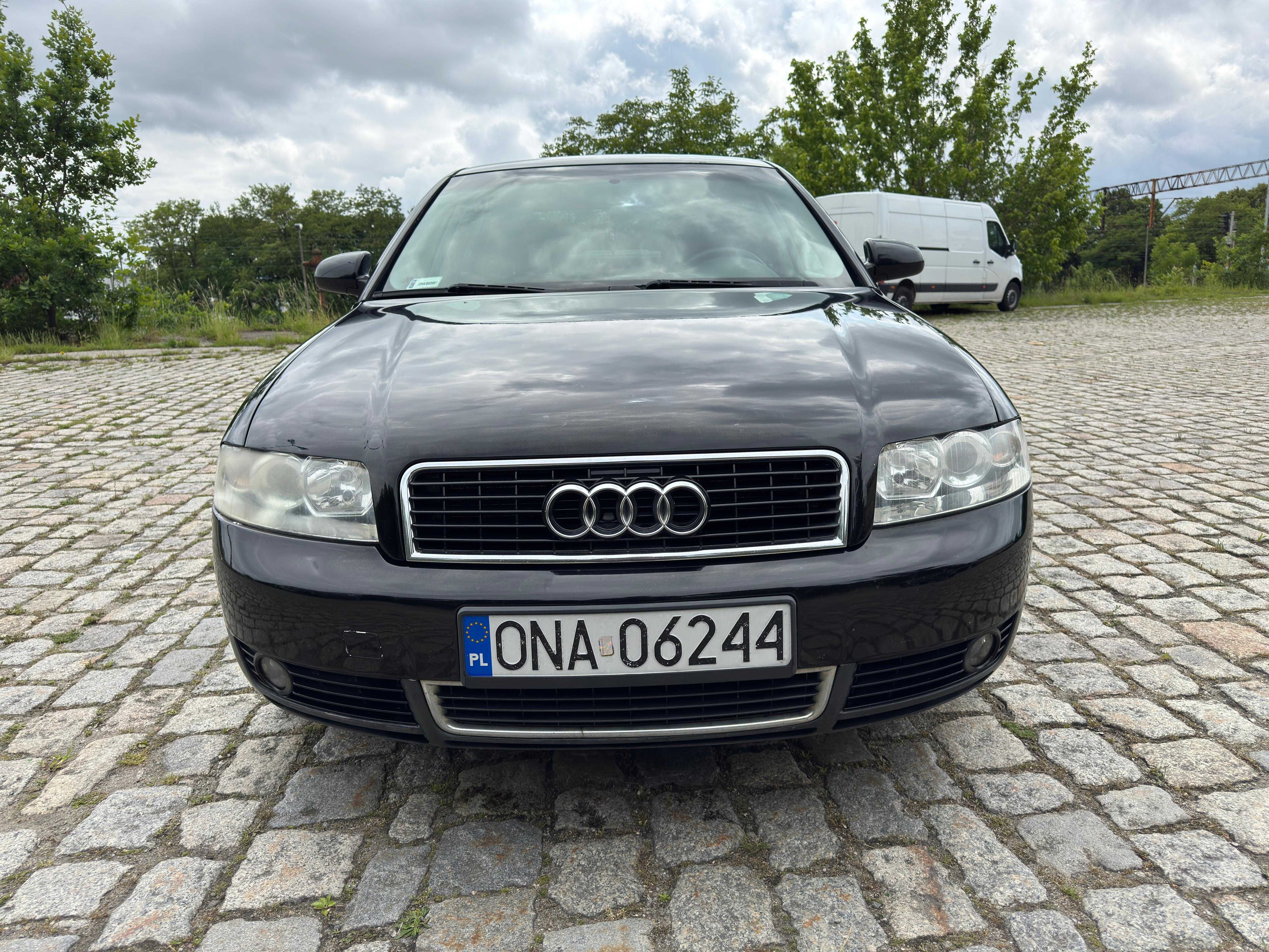 Audi A4 B6 2.0 Benzyna LPG Sedan Czarna 2001 r.