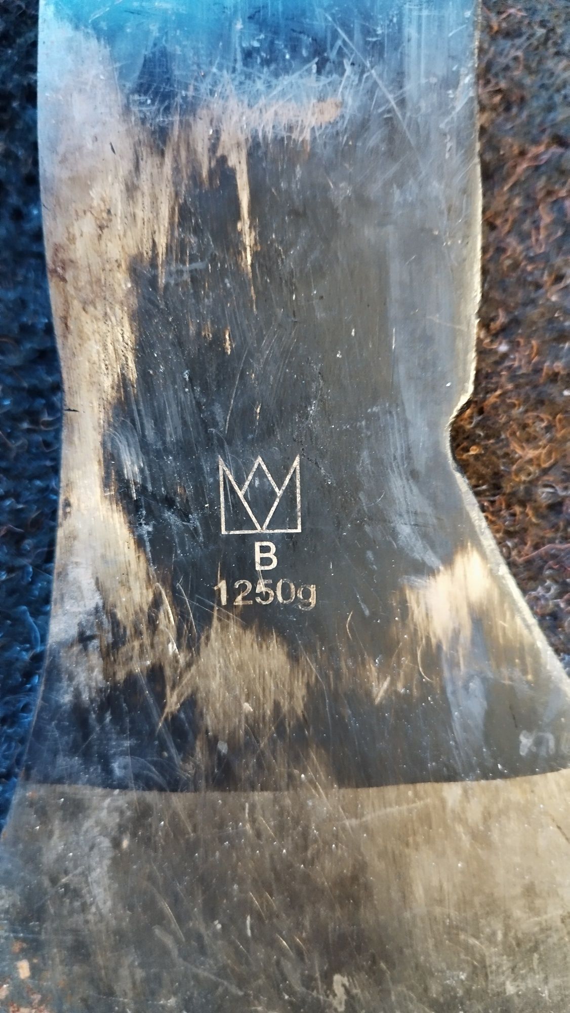 siekiera  1250g z logo korony
