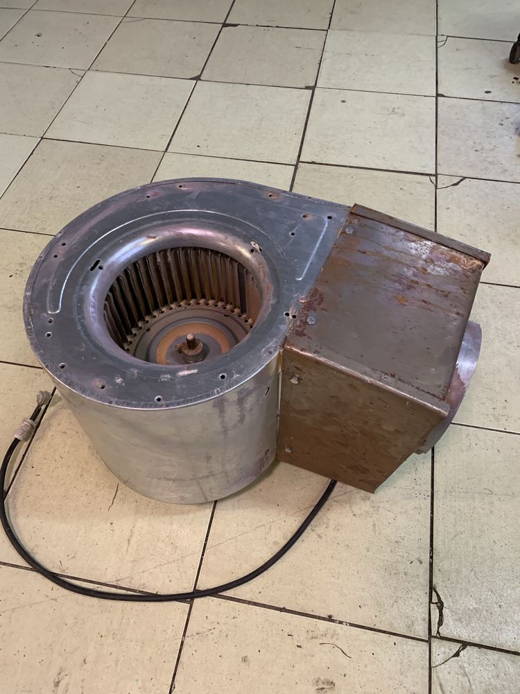Wyciag lakierni przemysłowy lakierniczy do ściana turbina wentylacyjna
