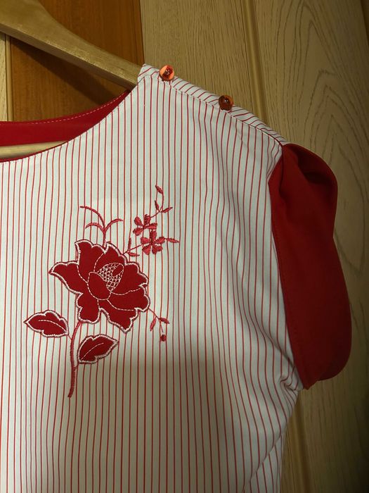 sukienka w czerwone paski  rozm 38