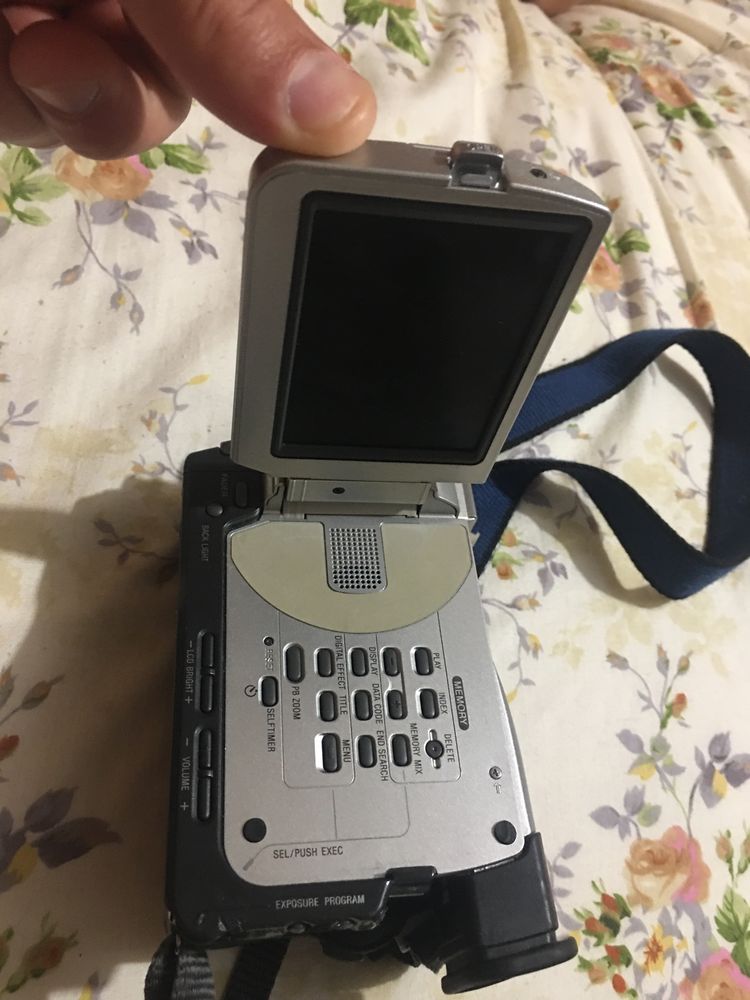 Видеокамера Sony Model: DCR-TRV11E