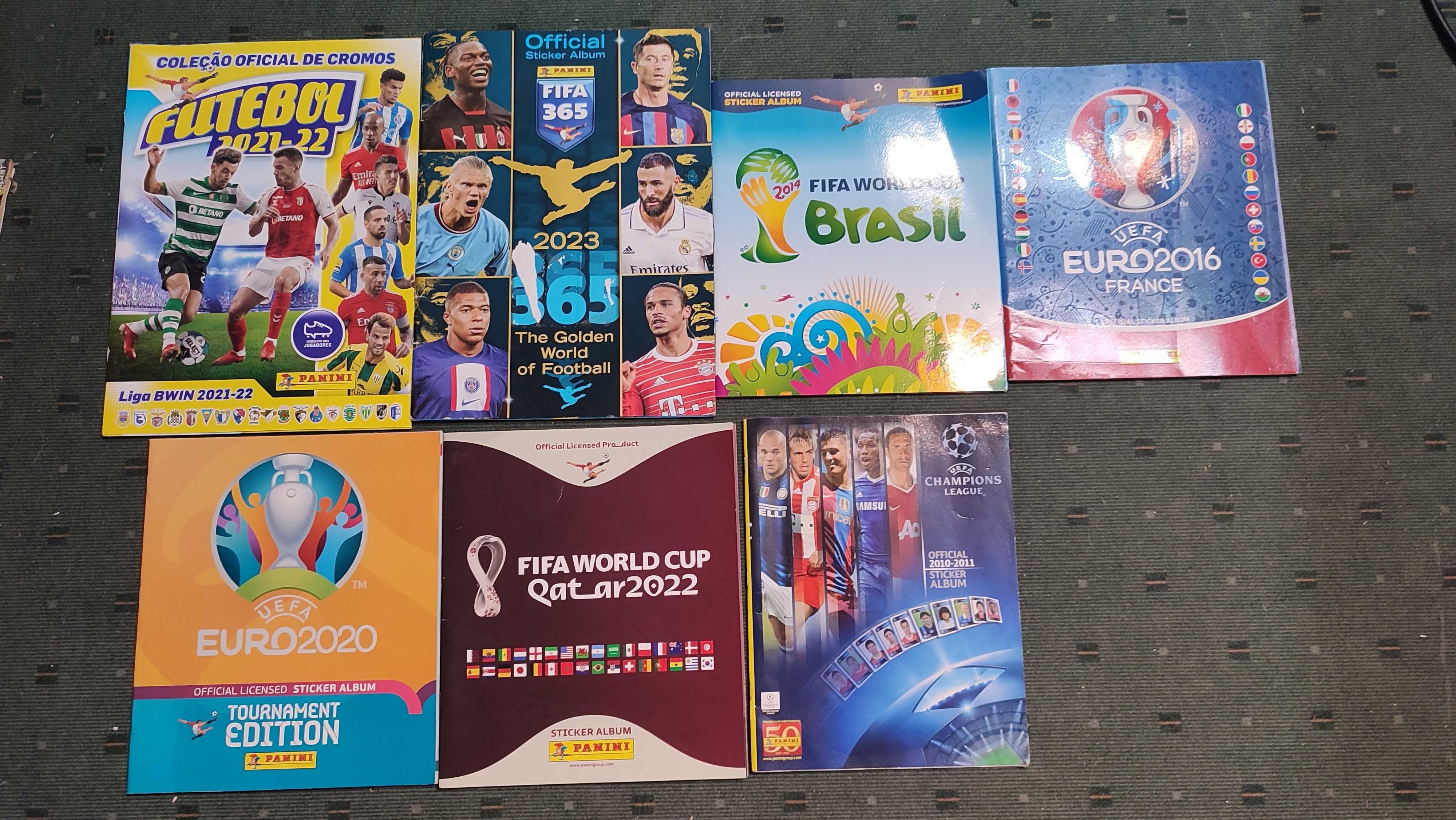 Lote 16 cadernetas de futebol - sem cromos