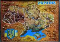 Карта України з бурштину