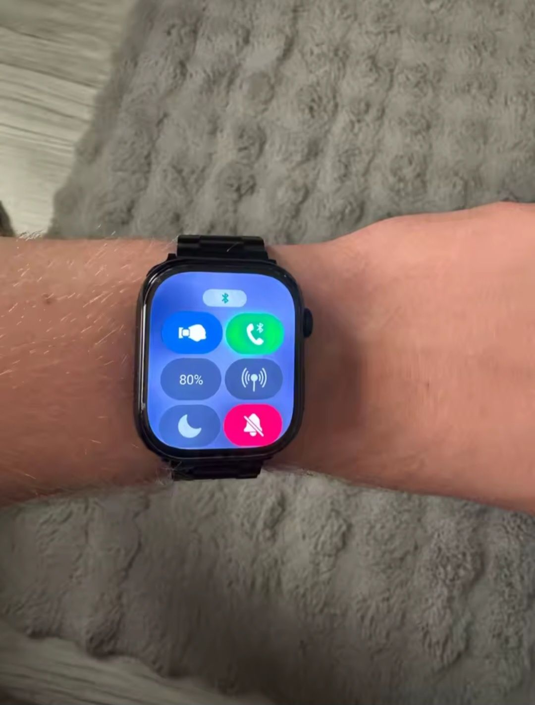 Smartwatch hk10 pro max na czarnej bransolecie