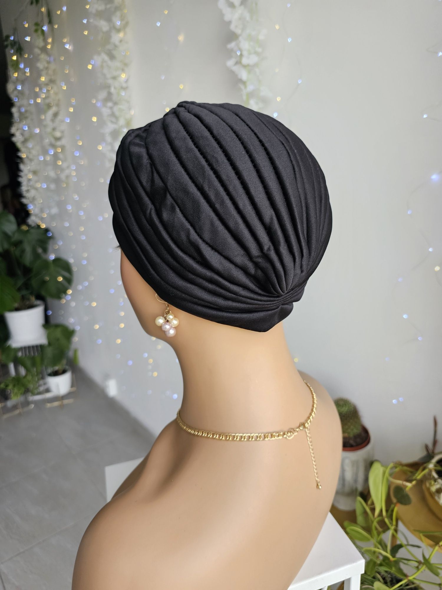 Czarny turban czapka chustka na głowę w trakcie leczenia Iga