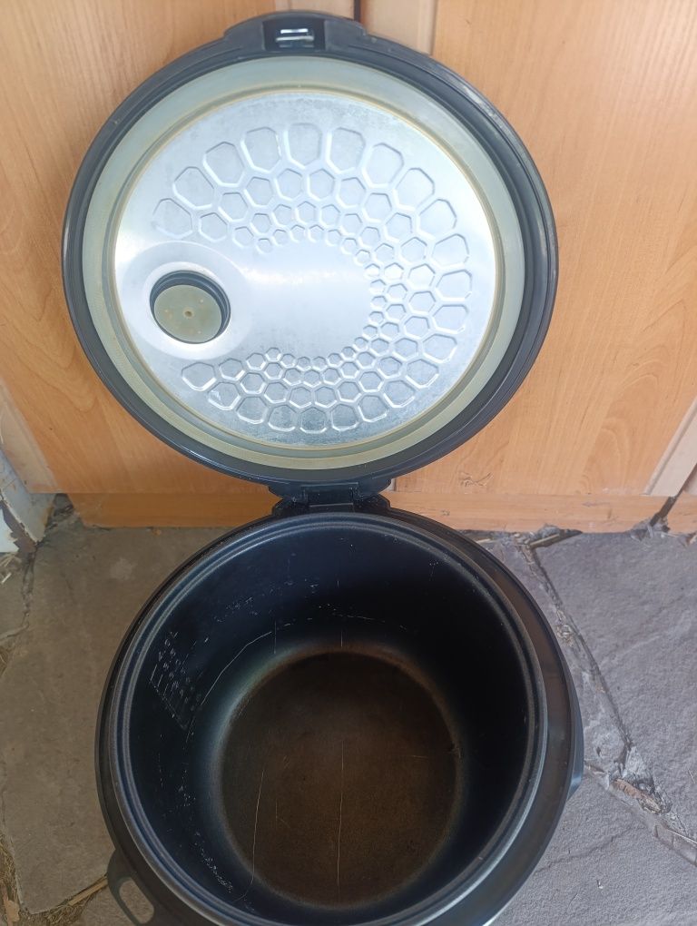 Мультиварка Liberton LMC-5925 900w