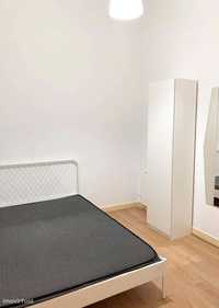 Quarto com cama de casal em apartamento com 8 quartos - FLAT G - G03