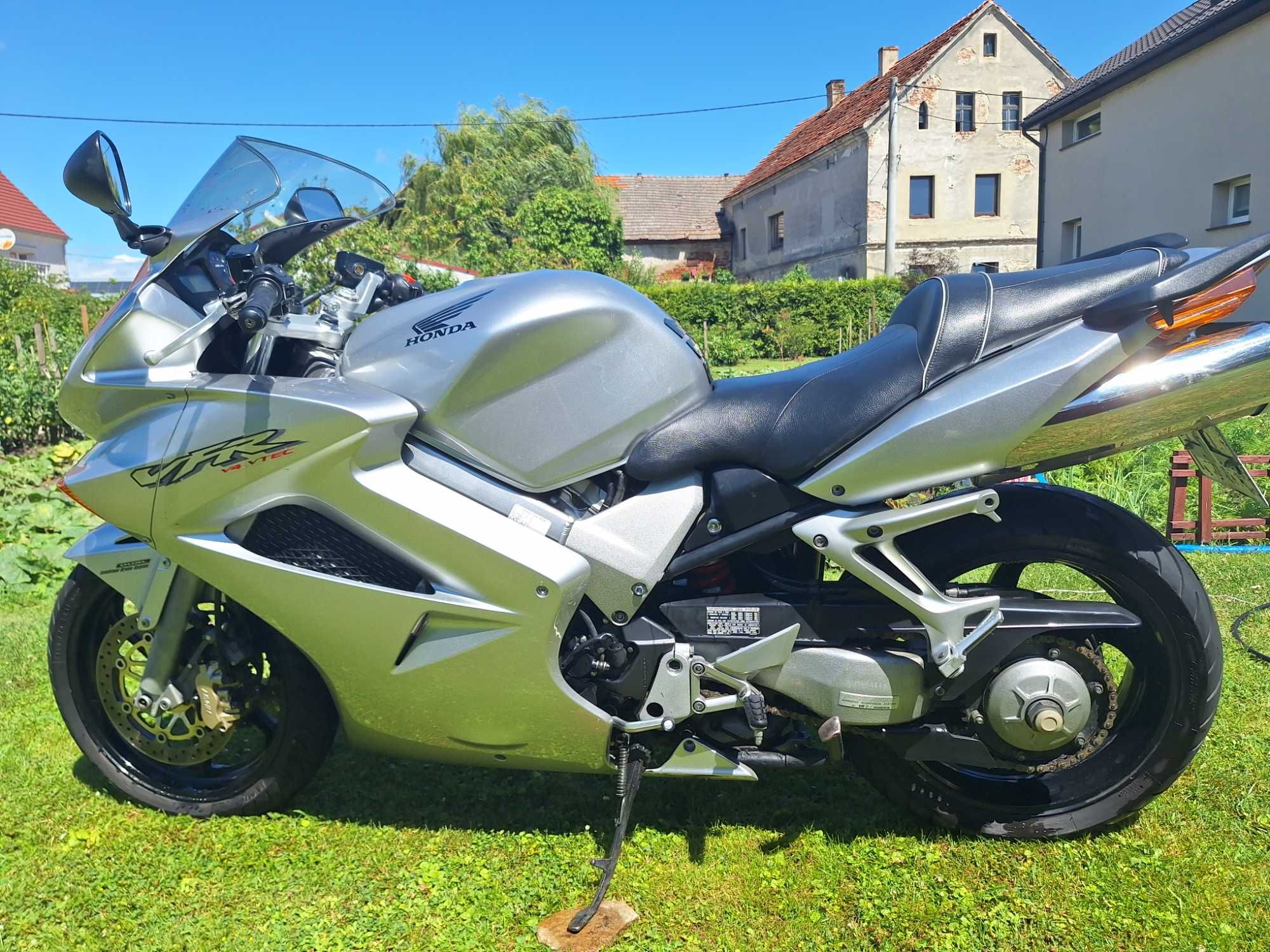 Honda VFR 800 stan idealny