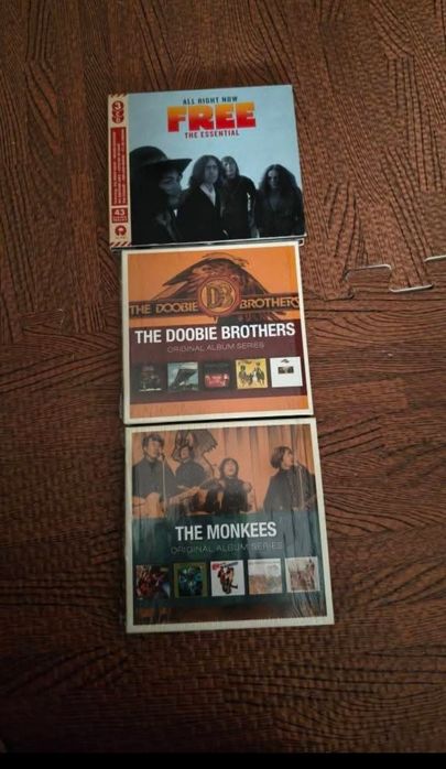 George Harrison 50th Aniversary 2cd 
The Monkees caixa 5cds
Doobies ca