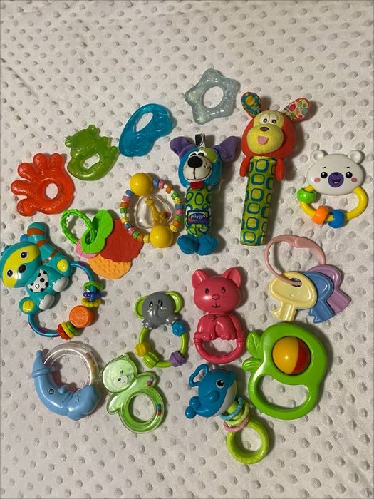 Пакет іграшок, брязкалець,гризунців для найменших 0+