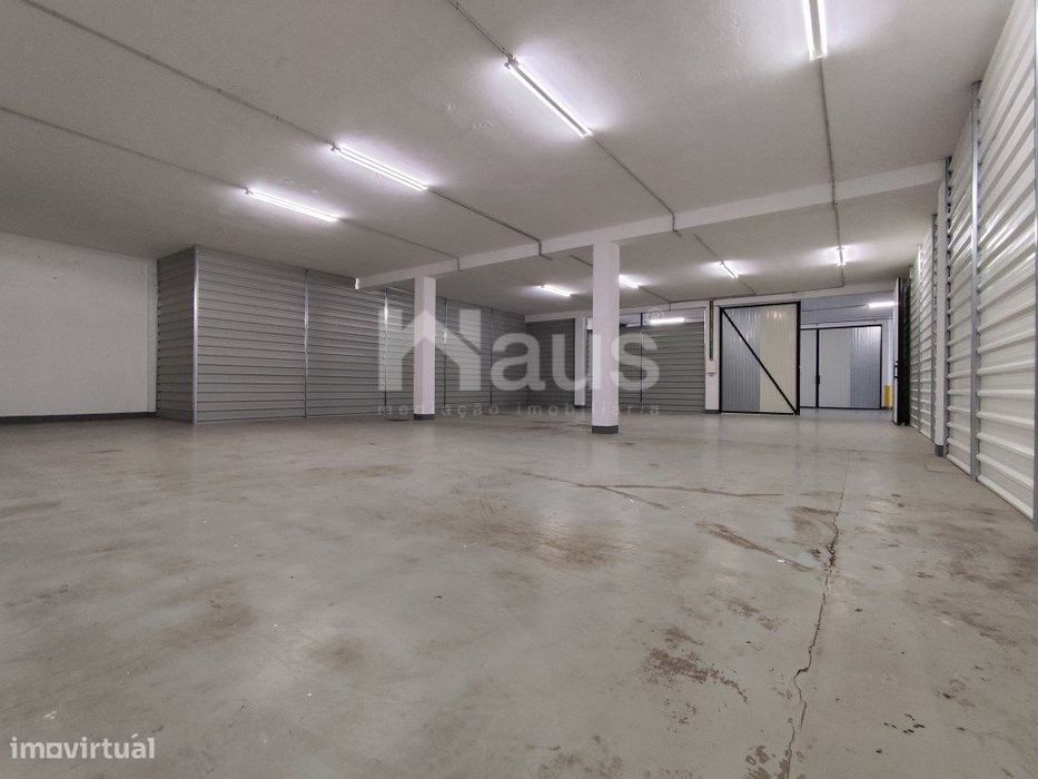 Armazém com 500m2 inserido em Polo Logístico