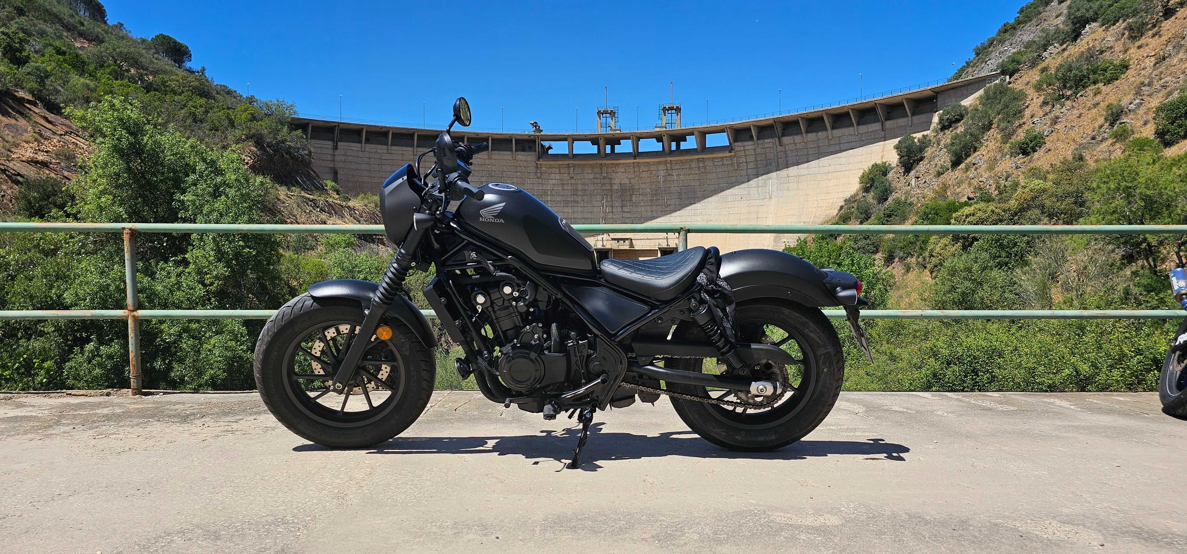 Honda Rebel 500 SE 2020 com extras
