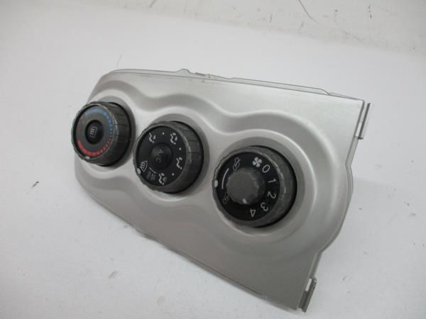 Comando chauffage / sofagem TOYOTA Yaris (_P9_)
