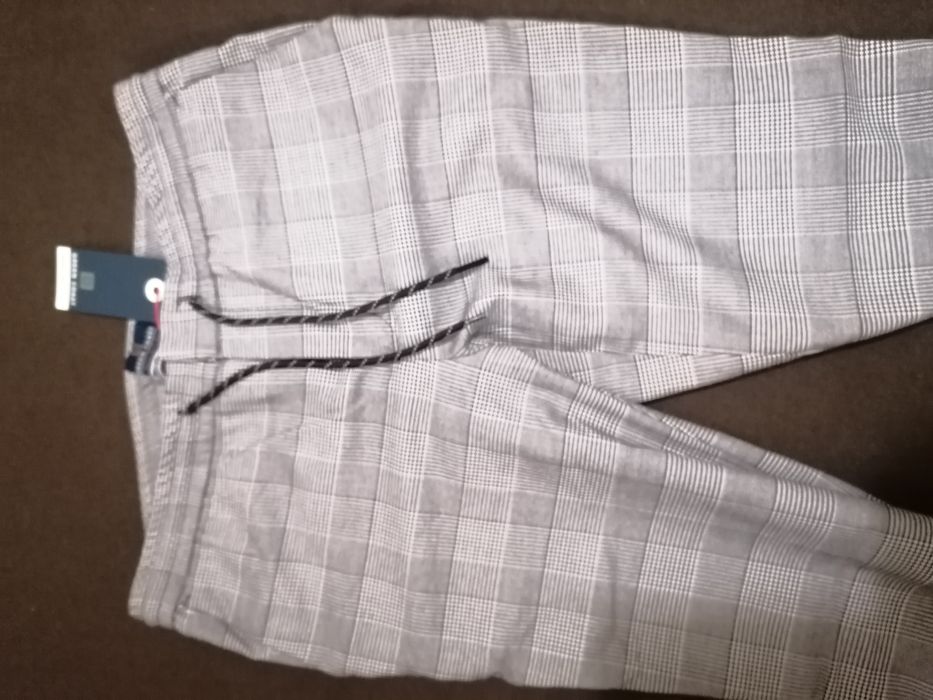 Calças para desocupar novas