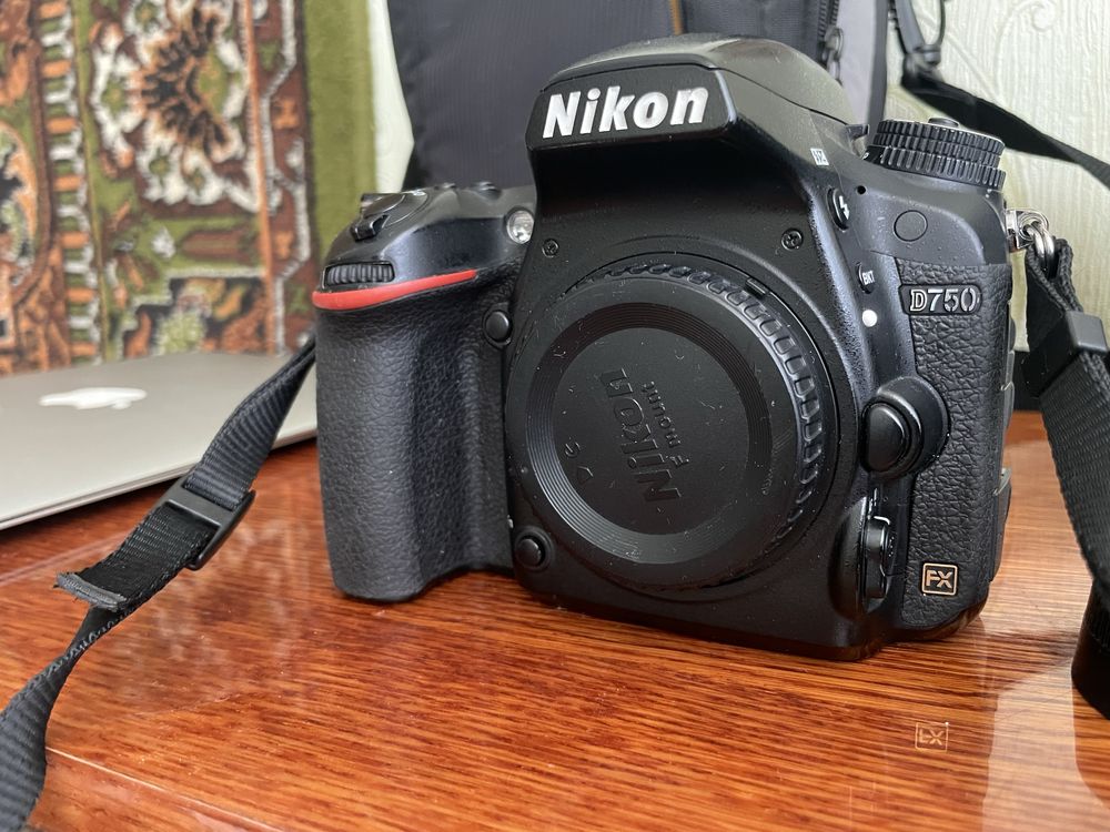 Продам фотоаппарат Nikon D750