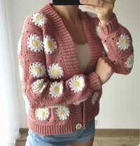 Sweter sweterek stokrotki brudny róż handmade rękodzieło S M 36 38