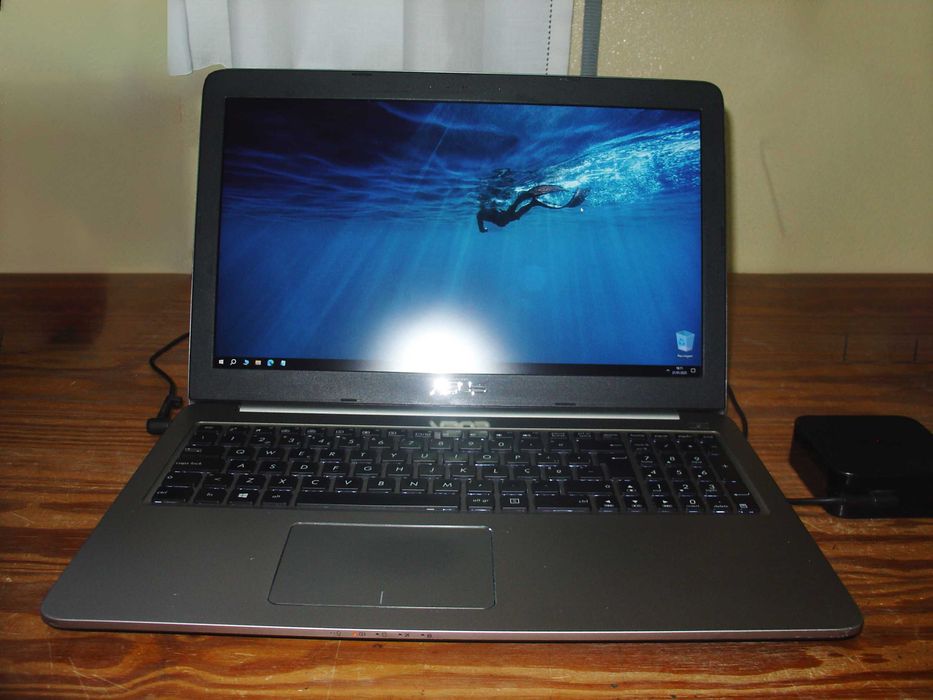 Computador portátil ASUS K501U (impecável)64586065686658122