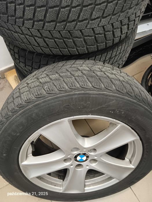 Sprzedam w bardzo dobrym stanie Koła BMW X5 felga plus opony zimowe.