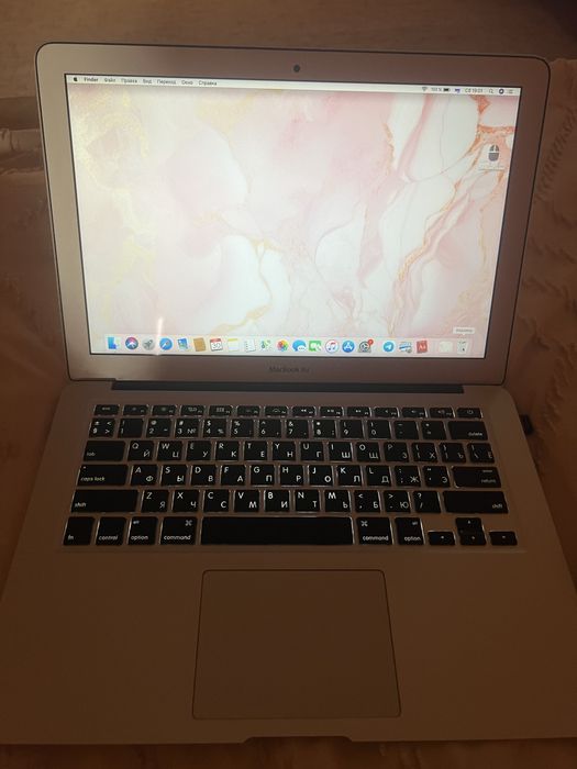 MacBook Apple Air (13-inch, early 2015)
