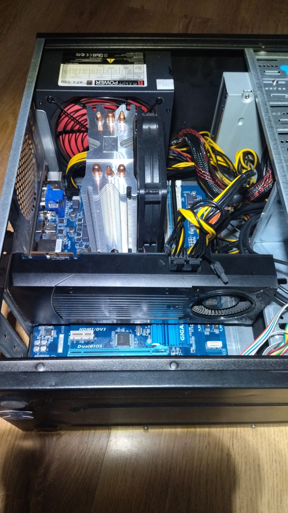 Komputer do gier PC Płyta główna procesor I7 8Gb GTX DDR5 Kingston ram