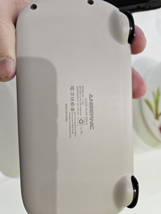 Anbernic RG40xx ігрова консоль