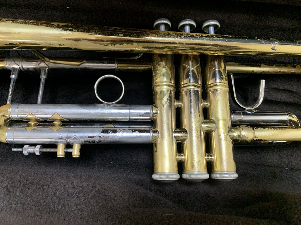 Музичний інструмент Труба Vintsent Bach 37