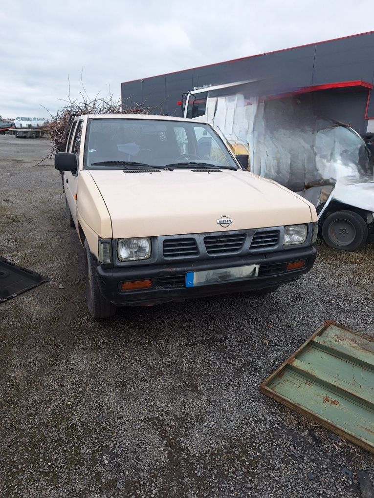 Nissan Pickup D21  TD25  (ler descrição)