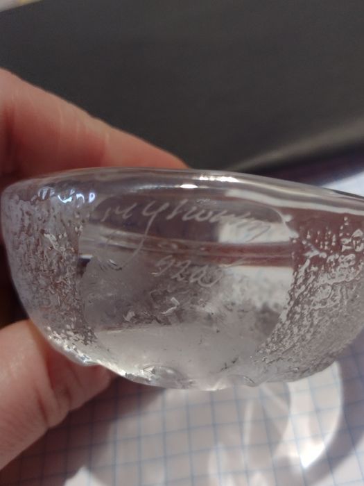 Вінтажний старовинний килимок з кришталю.